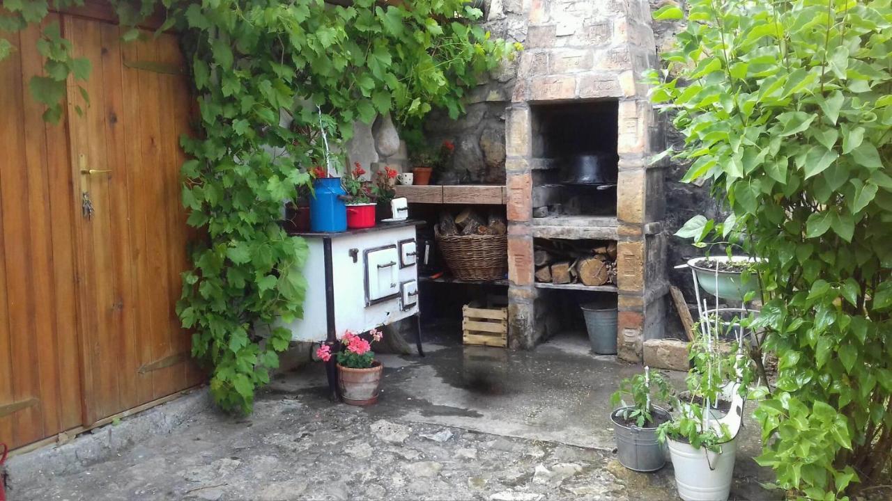 Tulipanos Vendeghaz Apartment Obanya Exterior photo